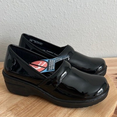 Easy Works By Easy Street Lyndee Womens Round Clogs new 7.5 wide