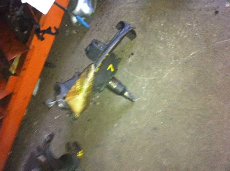 Nudillo husillo delantero camioneta Ford F350 85-91 Foto 3 de 4