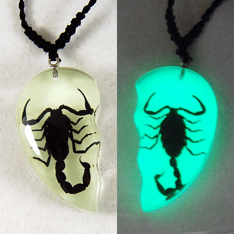 HEART SHAPE 2X BLACK SCORPION GLOW LUCITE LOVERS NECKLACES PENDANTS JEWELRY  GIFT