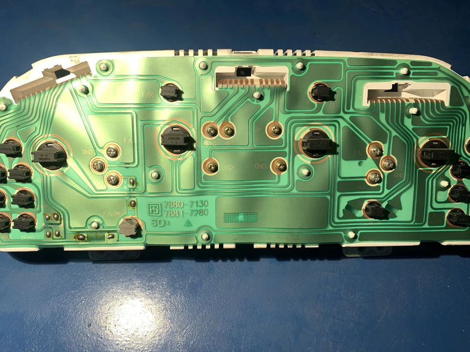 2003 KIA SPECTRA СПИДОМЕТР ПРИБОРНОЙ ПАНЕЛИ 2003-31100K с 189K миль - Изображение 3 из 4