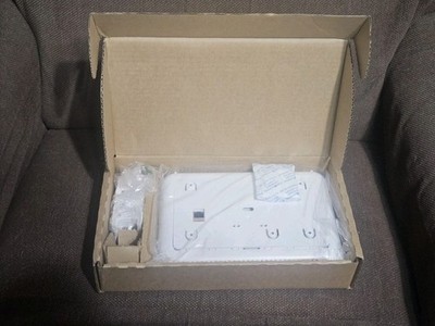 Vivint Smart Home Smart Hub VS-SH2000-C00 brand new