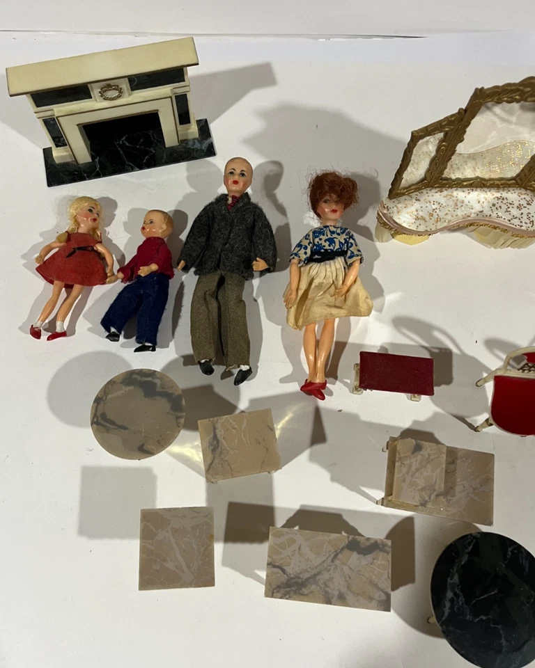 Винтажная идеальная маленькая принцесса кукольный домик мебель лот семья, стулья, стол - Изображение 2 из 3