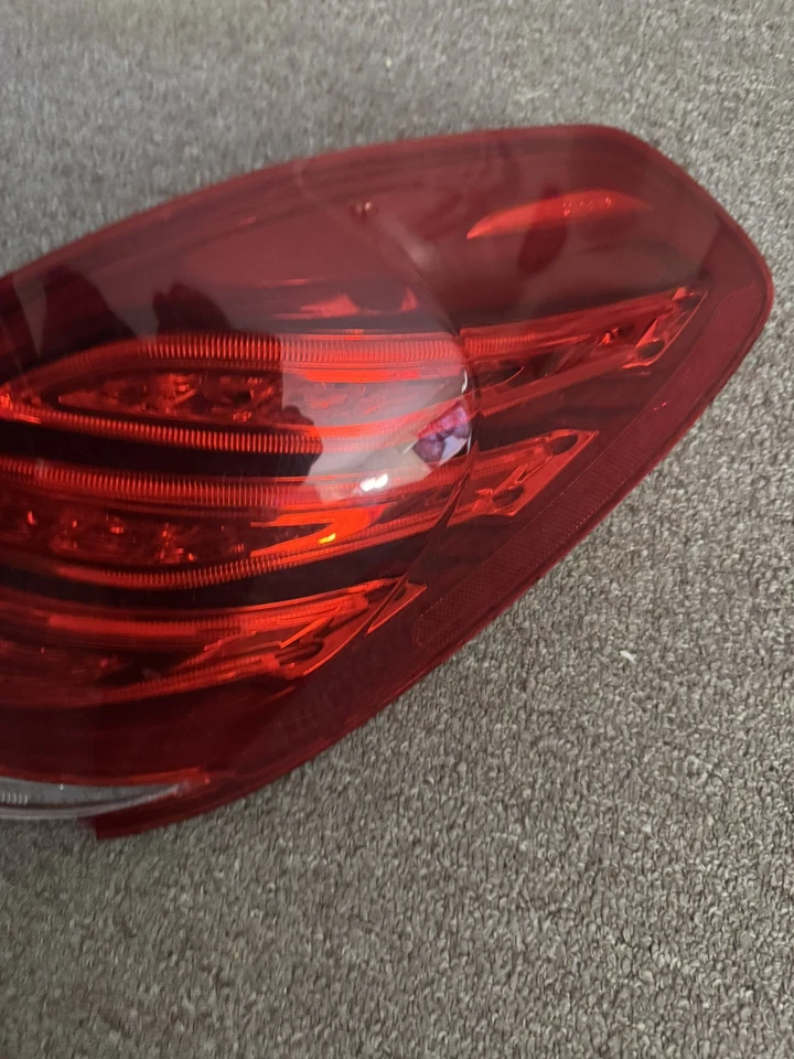 Luz trasera LED derecha 2014 2015 2016 2017, Mercedes-Benz S550, S63 AMG, Foto 2 de 4