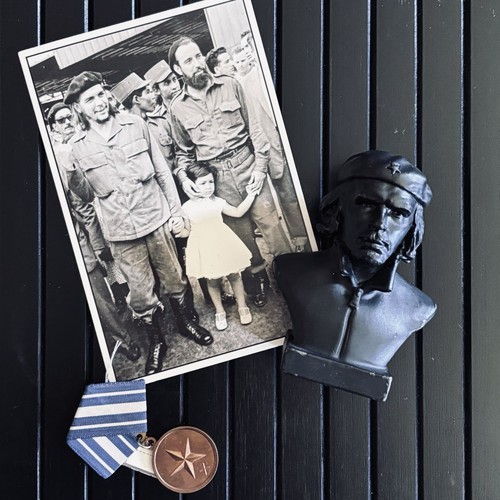 Cuban Revolutionary Collector’s Lot – Che Guevara Cast Iron Bust