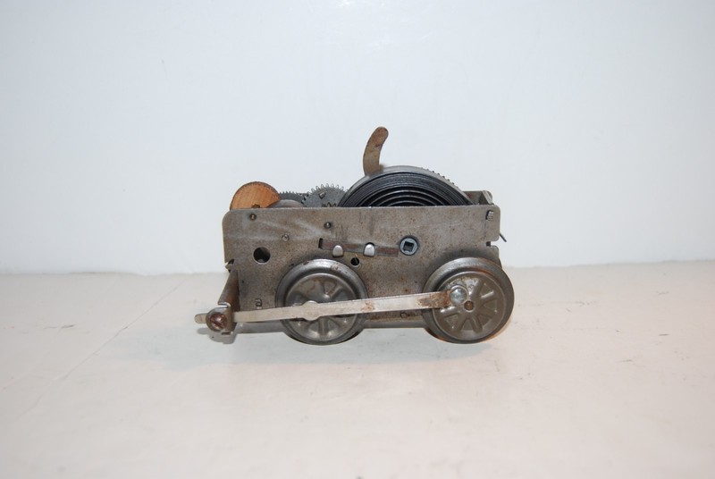 MARX O GAUGE WIND UP MECHANICAL  LOCOMOTIVE MOTOR w/ BELL & SPARK WHEEL  - RUNS