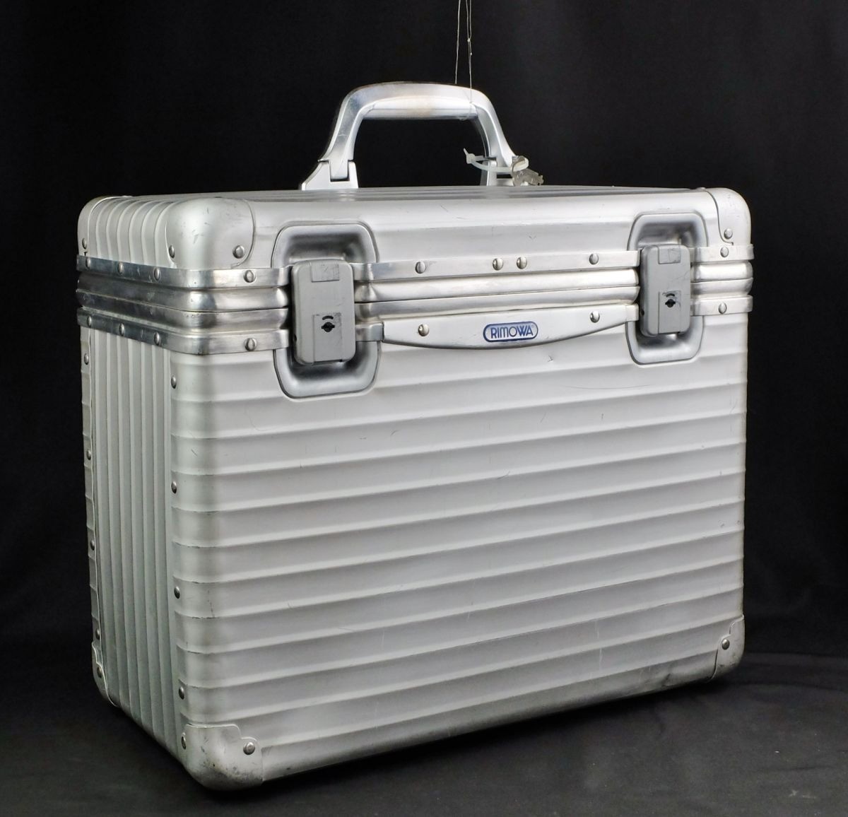 RIMOWA Topas Pilot Case 38L Silver Aluminum Suitcase Trolley