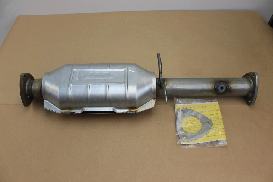 Convertidor catalítico Magneti Marelli para Chevy S10/Sonoma 1996-2003 2,2 L 4 cilindros Foto 2 de 4