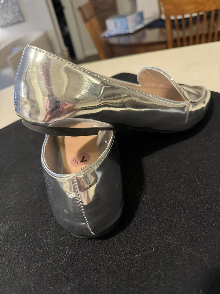 RAMPAGE Mujer Talla 7 1/2 M Plateado Metálico Mocasines Planos Punta Punta NUEVO Zapatos Foto 3 de 4