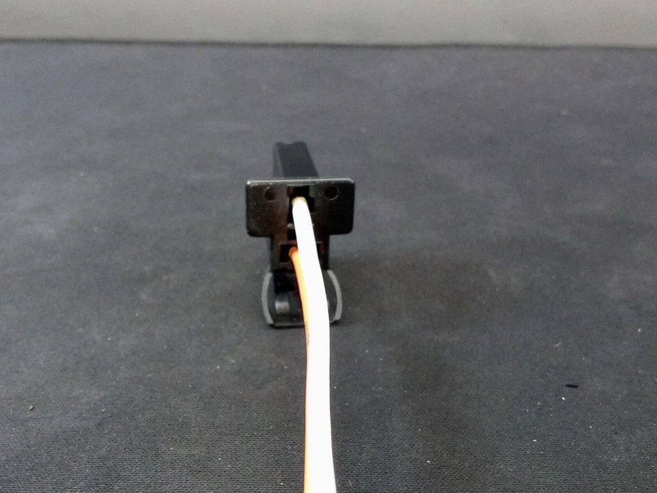 Conector enchufe arnés coleta alternador 1977-1979 Ford LTD II V8 Foto 3 de 4