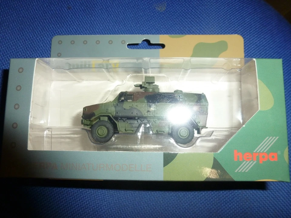 Herpa ATF Dingo mit FLW 100, dekoriert, Originalverpackt Nr 746151 - Bild 1 von 1