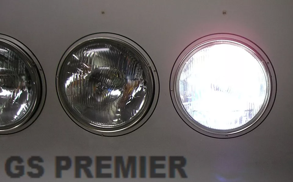 MWAGS PREMIER 8500K H11 100W SUPER PLATINUM XENON BULBS FOR FOG DRL LIGHT - Image 2 of 3