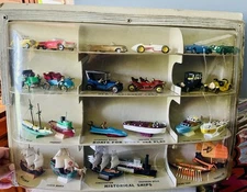 1950’s IDEAL TOY CO. PRECISION MINIATURES MODEL KIT STORE DISPLAY. RARE Display