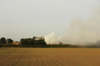 Foto 6x4 Bauernhofbrand 6 Tag 2 - 08.59. Knapp über 24 Stunden nach dem Start o c2021
