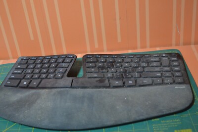 One Replacement Key & Hinge for Microsoft Sculpt Ergonomic Keyboard (L5V-00001)
