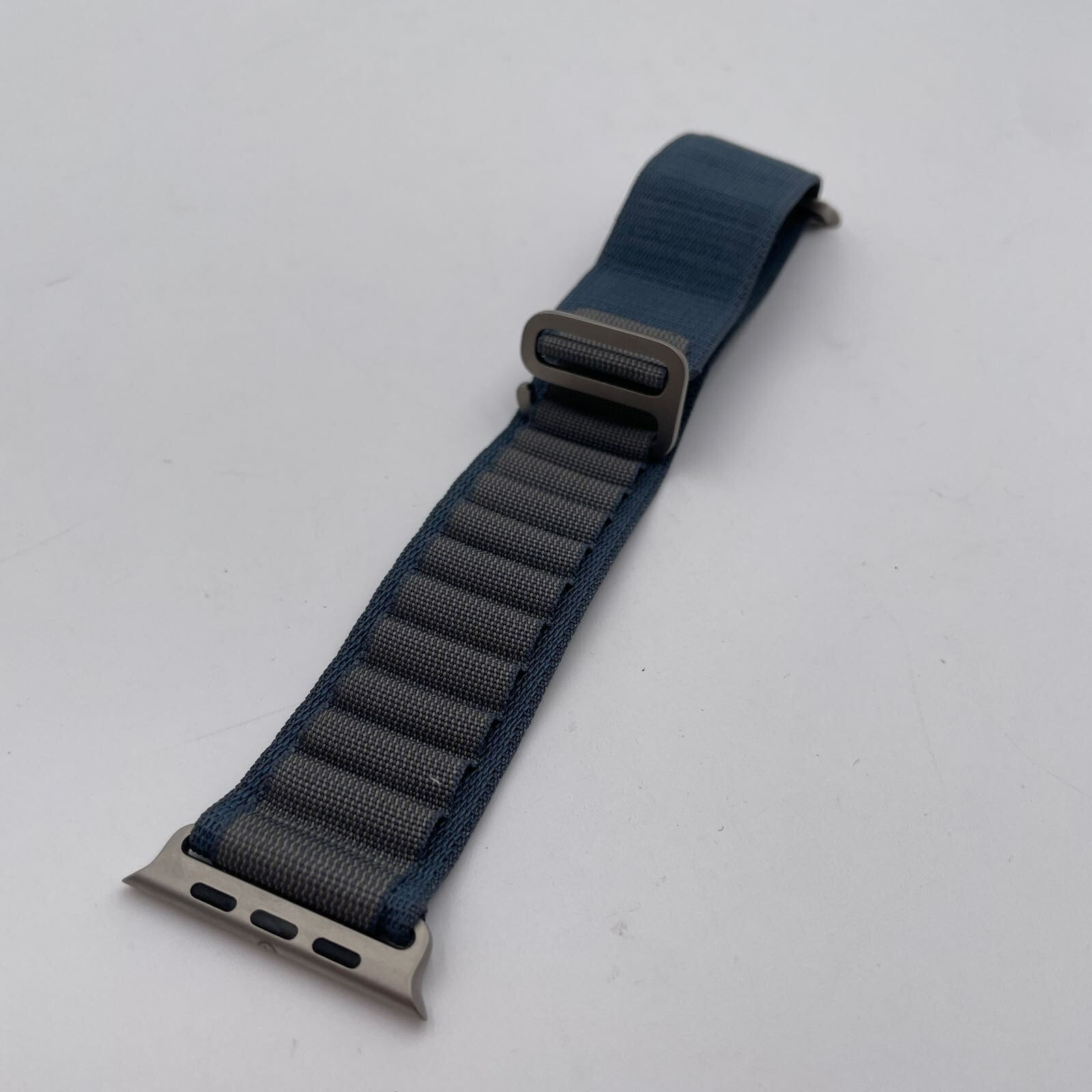 Apple Watch Band Alpine Loop 49mm Blue with Rugged Titanium Finish - Large-image