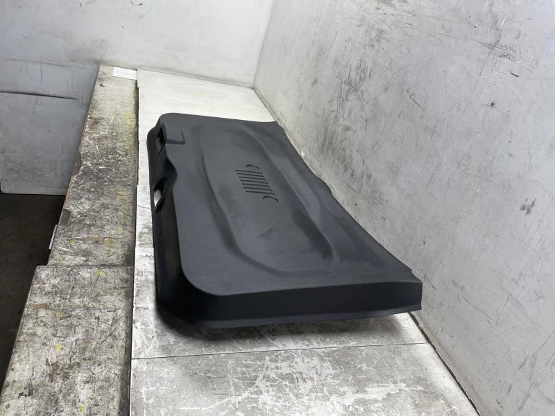 Jeep Renegade 2016 puerta trasera panel de cubierta inferior OEM+ Foto 4 de 4