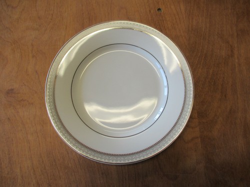 Plato de cena Mikasa Fine China PLATINUM CROWN L3428 10 3/4" 1 EA 3 disponible - Imagen 4 de 6