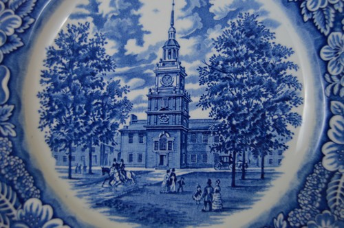 "LIBERTY BLUE - Independence Hall" Staffordshire Teller 10", England - Bild 2 von 5