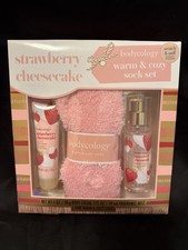Bodycology Strawberry Cheesecake Gift Set Body Cream Fragrance Mist Socks NEW