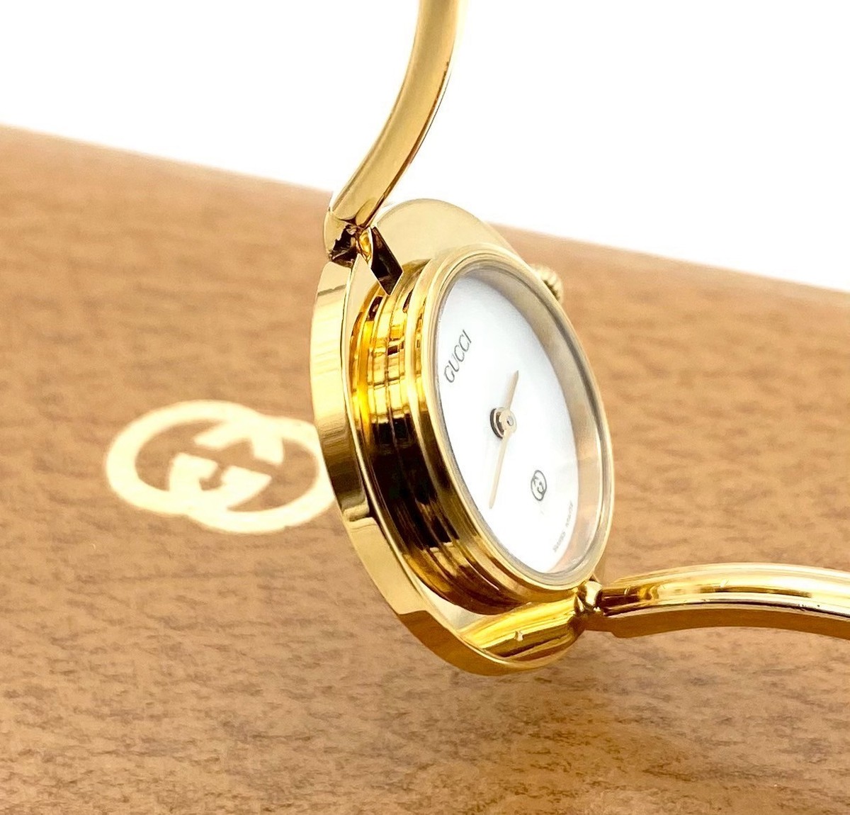 Gucci Bezel 腕時計　16-16.5cm Gucci Change Bezel 12 Colors White/Gold Second hand Japan