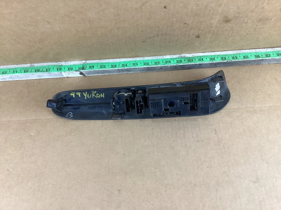 1999-2000 GMC Yukon Front Left Driver Side Master Power Window Switch Bezel Trim - Image 4 of 4