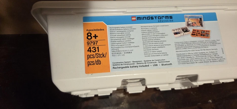 LEGO 9797 Mindstorms Education NXT Base Set 437 Pieces Retired NEW  - Image 4 of 4