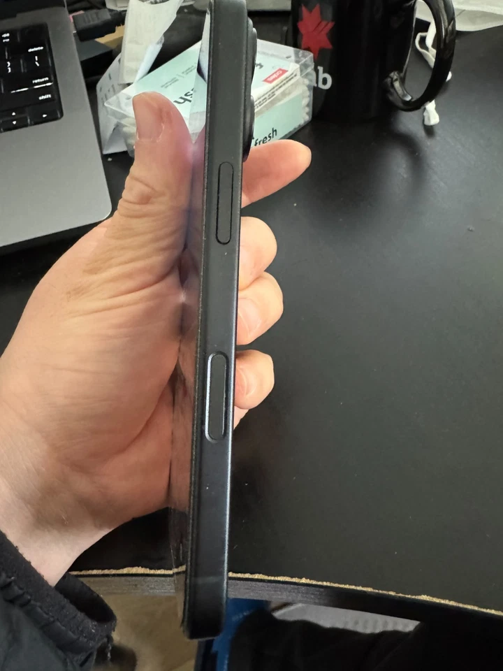 iphone 16, 128gb, black, 100% batter health, no physic damage - image 2 of 4