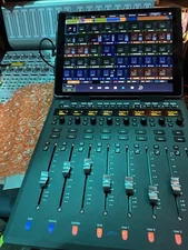 Avid S1 Professional Studio Control Surface - Compact, Integrated, Mixing System