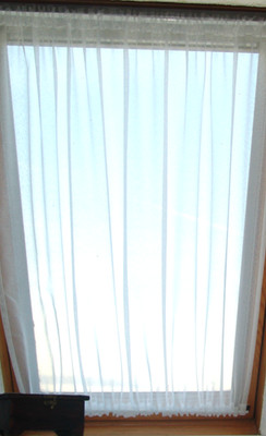Dachfenster  Gardine Weiß B 100cm H 98cm Spanngardine Nr.  E  HANDARBEIT