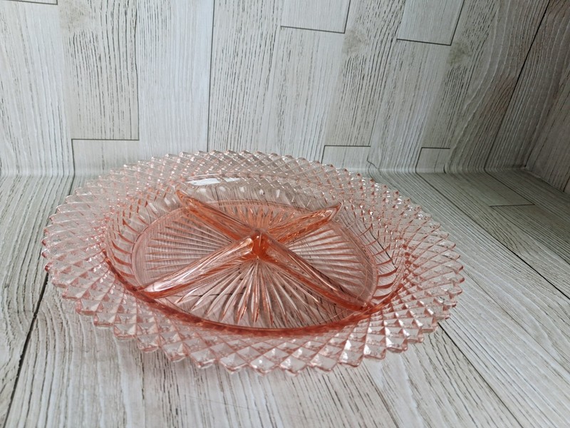 miss america pink depression glass anchor hocking 4- part divided relish dish.