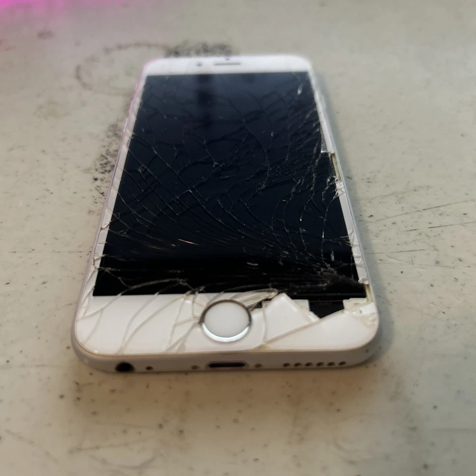 Apple iPhone 6s - 64GB - Blanco A1688 (Leer Descripción) Foto 3 de 4