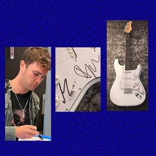 GFA Figurine C'Sortie Mike & Mat Royal Sang Bande Signé Électrique Guitare COA