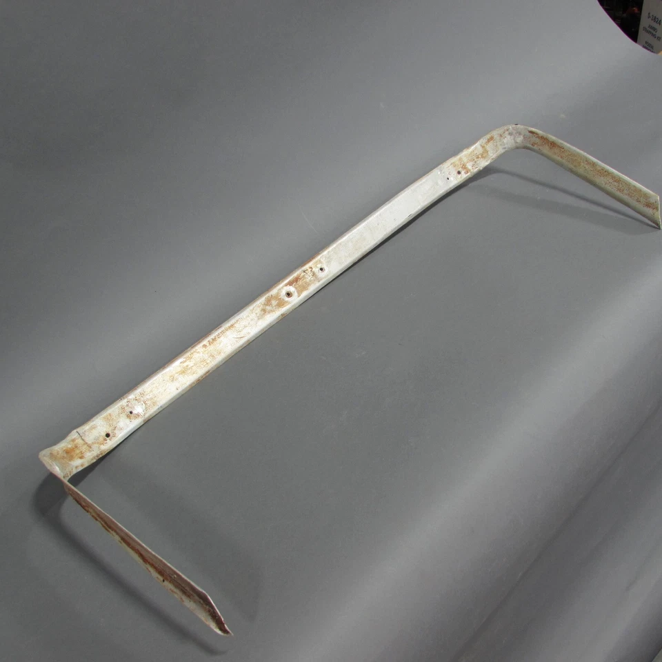 Facel Vega III 1963 (3) pieza de moldura envolvente de aluminio  Foto 2 de 4