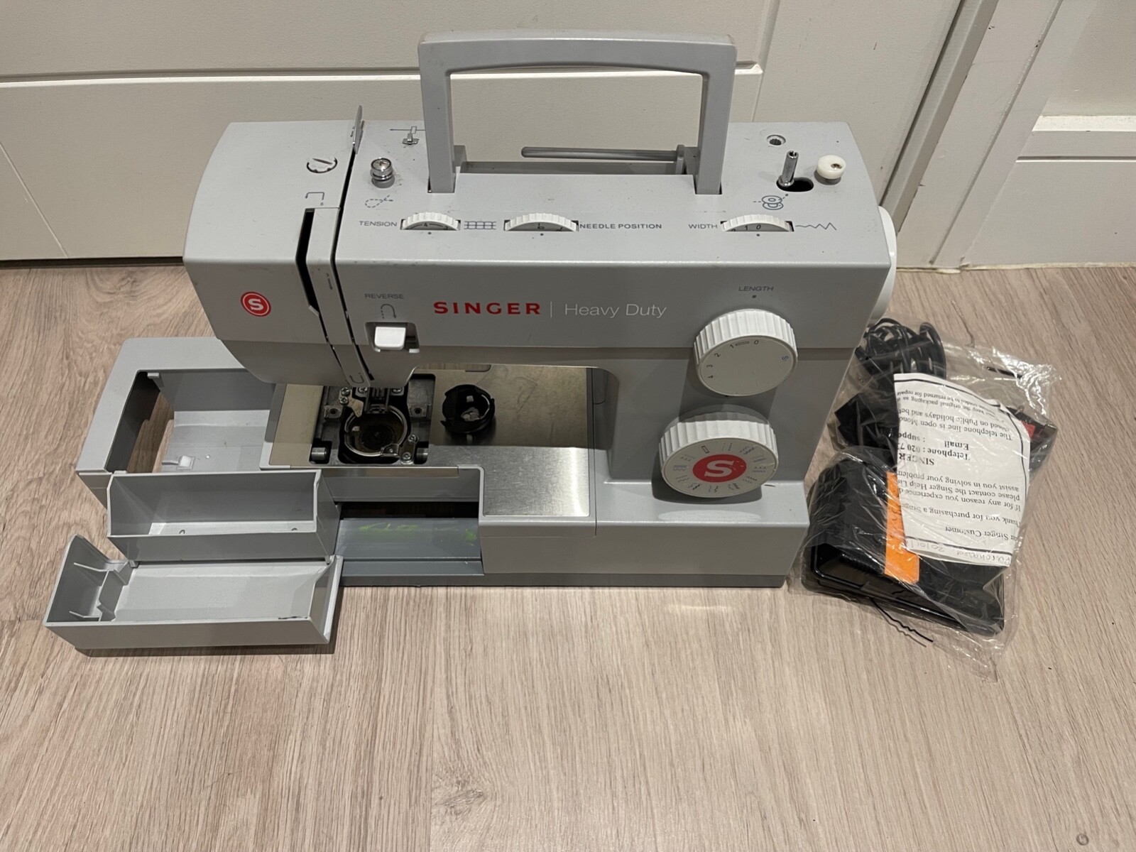 Singer 4423 4432 Heavy Duty Sewing Machine Grey Used For Spares