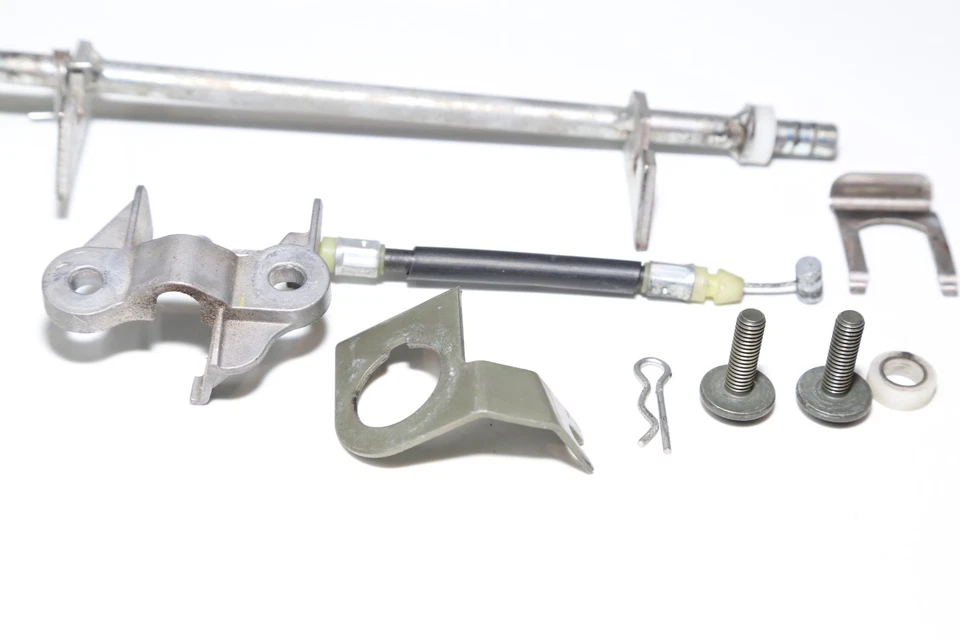 Conjunto de bloqueo de pestillo de asiento de pasajero trasero Yamaha Yzf R6 2006-2007 OEM  Foto 2 de 4