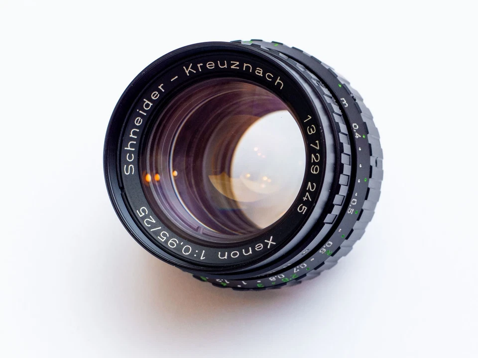 Schneider-Kreuznach XENON 1:0.95 obiettivo 25 mm attacco C - Immagine 3 di 4