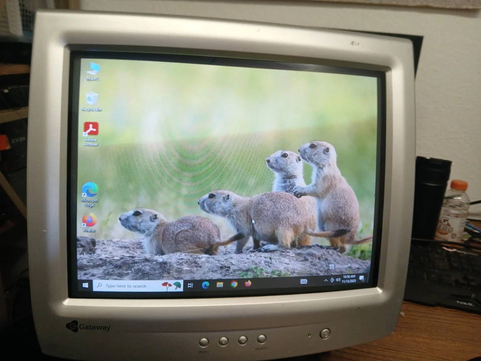 Gateway EV730 17" CRT Monitor Black VGA - Image 2 of 4