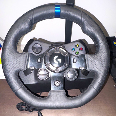 Logitech G923 TrueForce Racing Wheel Force Feedback USB Wired Black Xbox