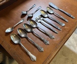 Lot Of 12 PCs. Vintage Silver Plated Silverware Of All Sorts Oneida Edwards