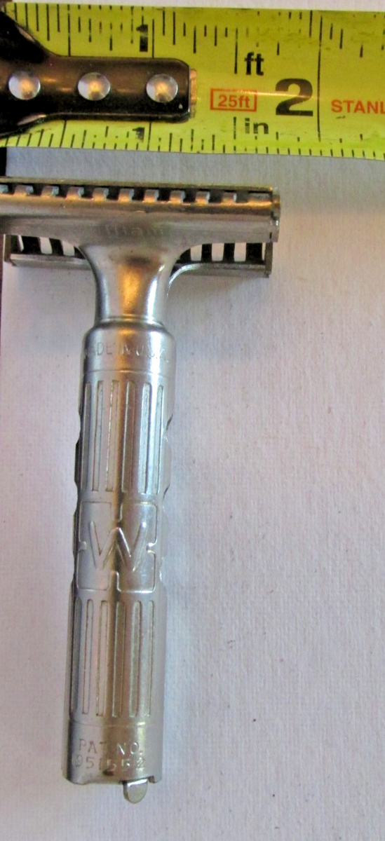 VTG 1930s Williams Split Handle De Safety Razor Pinch Bottom Open