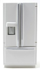 Dollhouse Miniatures 1:12 Scale Modern Refrigerator CLA10125
