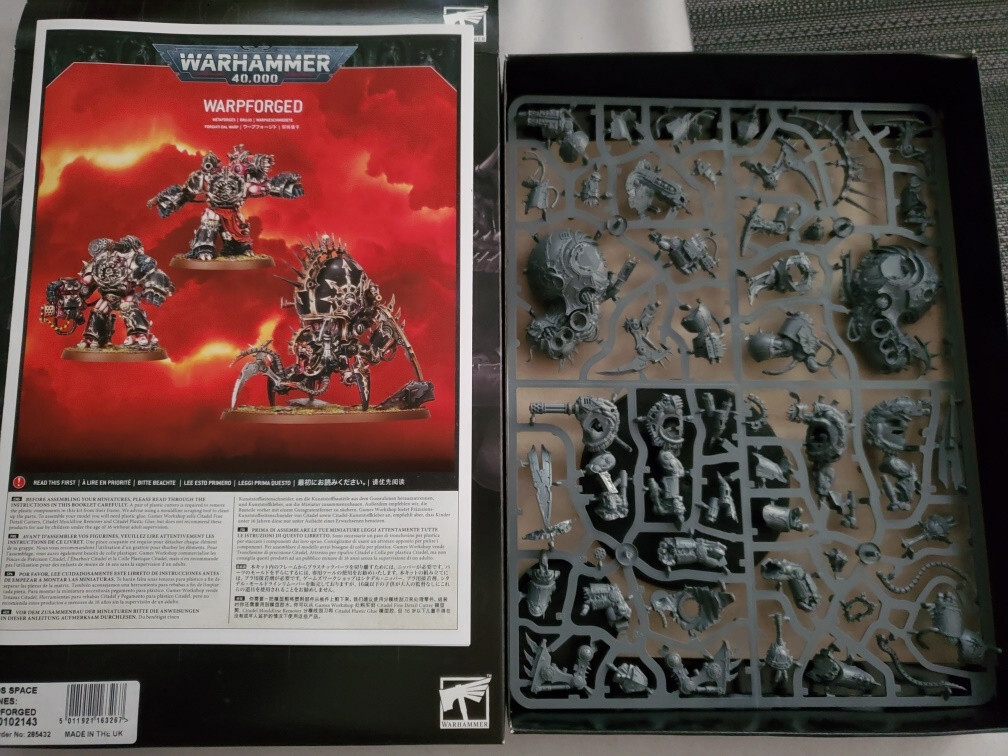 Warpforged Venomcrawler and Obliterators Chaos Space Marines 40K