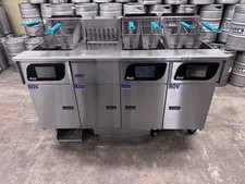 Pitco SSHLV14 3 Bay Natural Gas Fryer, Touch screens, auto filtratrion