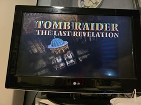 Sega Dreamcast Console + Games Bundle Lot (boots up, plays games, fault with AV)