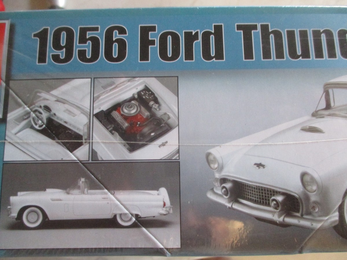 🔥AMT 31966 1956 Ford THUNDERBIRD AMERICAN GRAFFITTI 1:25 WRAPPED