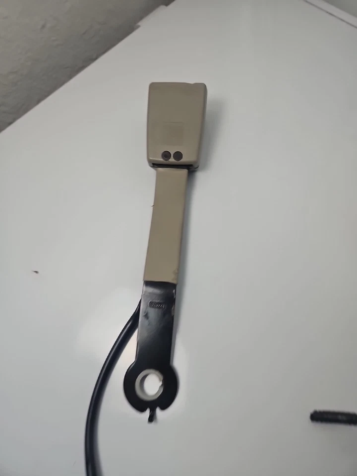 Ford Explorer 2011 2012 cinturón de seguridad del conductor hebilla tensor 33009698 Foto 3 de 4