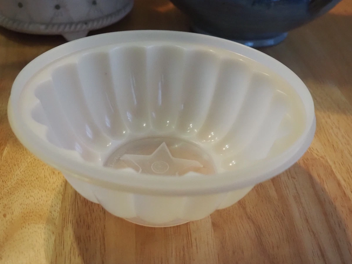 Moule à Charlotte Tupperware Grand Modèle - Diamètre 23 Cm, Bleu, Neuf Sous Emballage