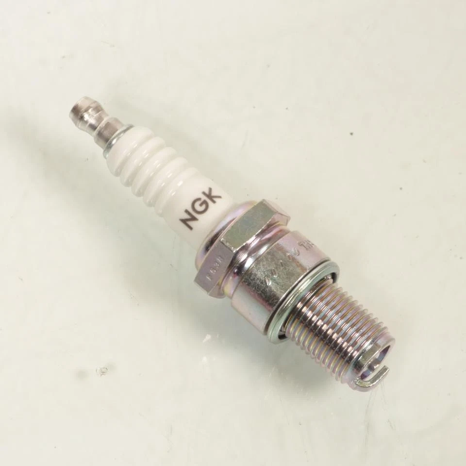 Bougie d'allumage NGK pour Moto Yamaha 200 RD 1973 à 1980 B8ES Neuf - Photo 2/4