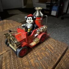 Vintage 1984 Walt Disney Mickey Mouse Firefighter Fire Engine Truck Japan Works 