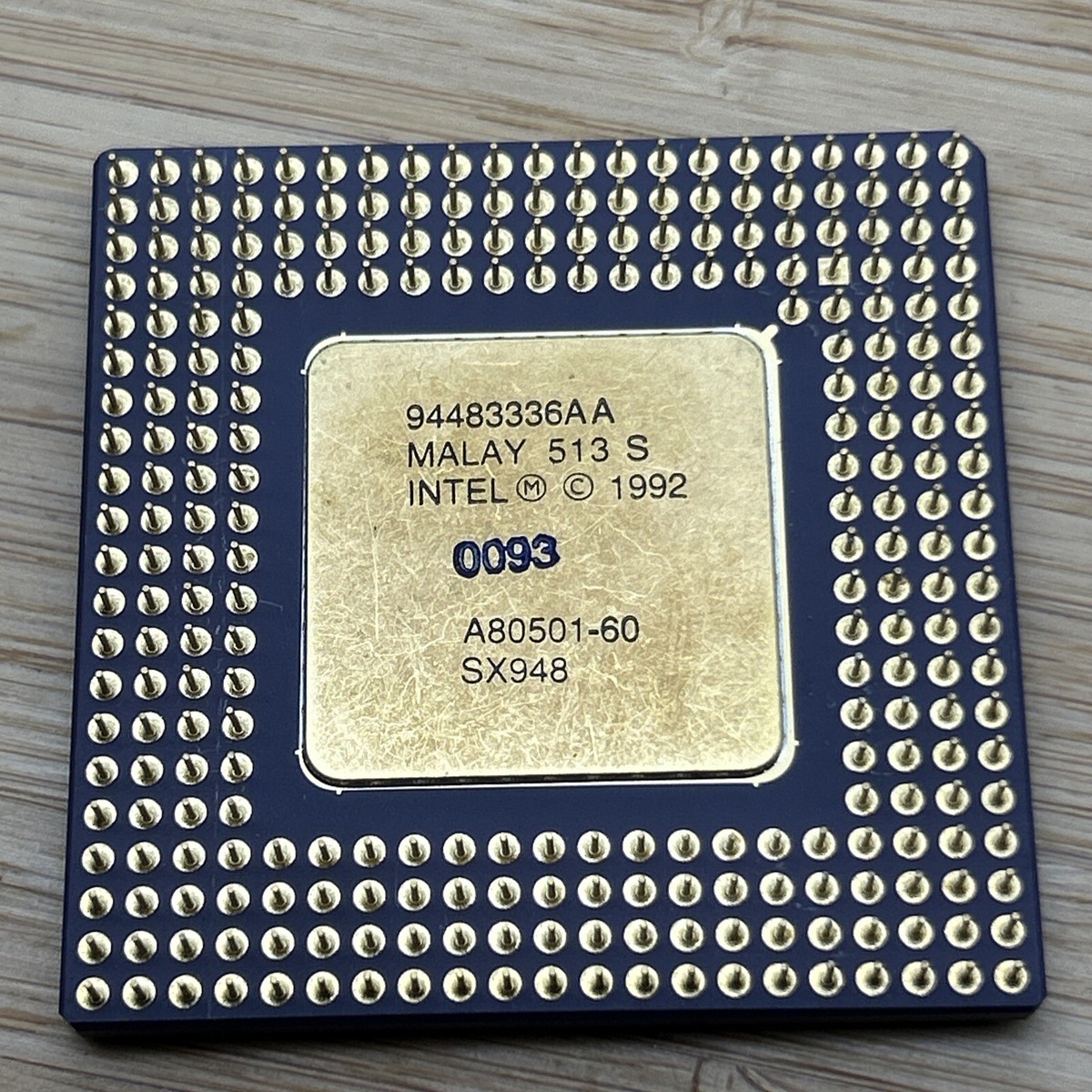 Vintage Intel Pentium 60 MHz CPU 1992 P60 A80501-60 Sx948 Gold Top